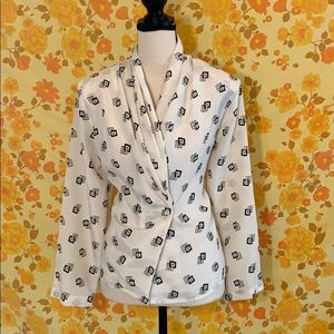 Super Cute True Vintage White Black Down Blouse